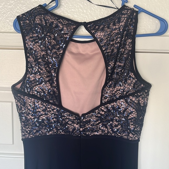 Navy formal dress. Brand Nightway. Size 8 - Picture 3 of 3